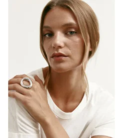 ANILLO PLATEADO RELIEVE