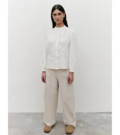 BLUSA BORDADOS PERFORADOS
