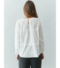 BLUSA FLORES BORDADAS