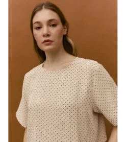 BLUSA LUNARES MANGA CORTA