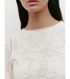 BLUSA ROMÁNTICA BORDADOS