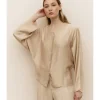 BLUSA SATINADA BOTONES