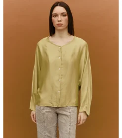 BLUSA SATINADA BOTONES