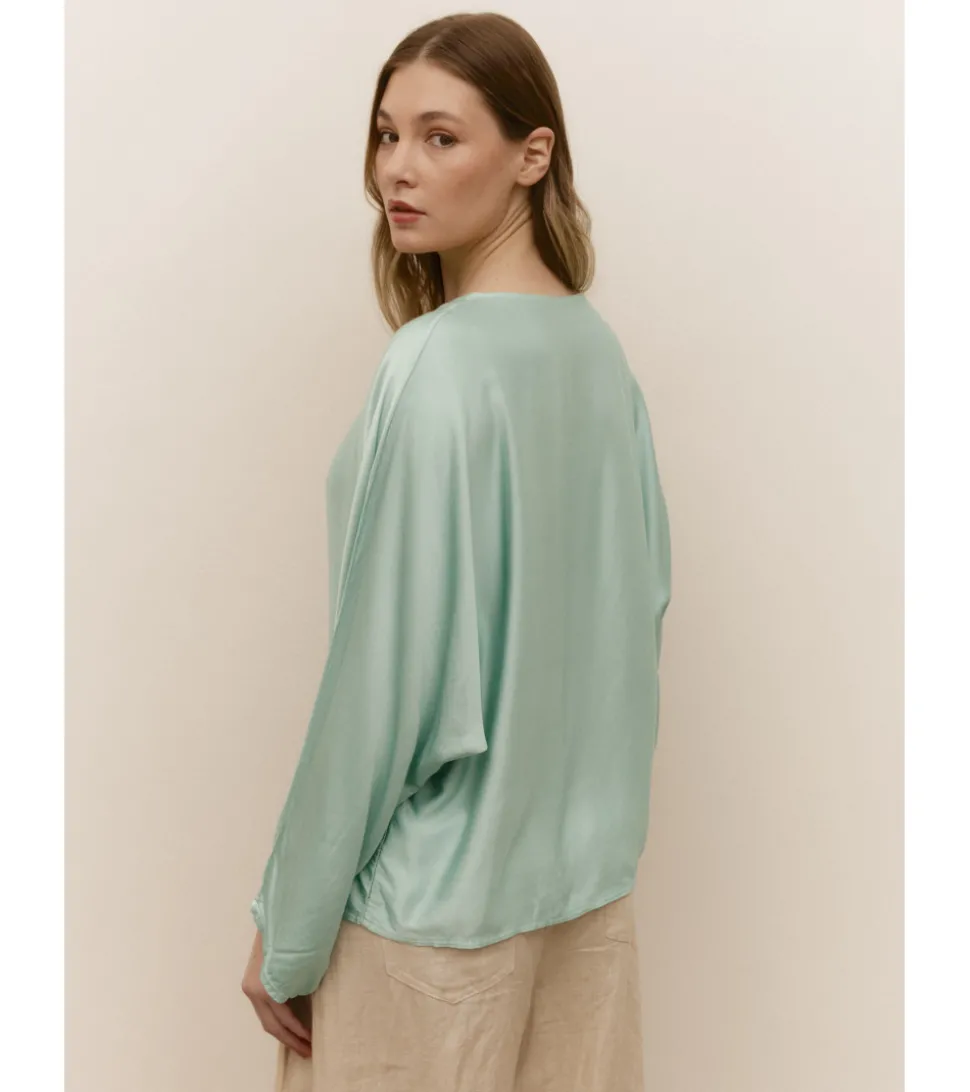 BLUSA SATINADA BOTONES