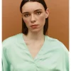 BLUSA SATINADA PICO