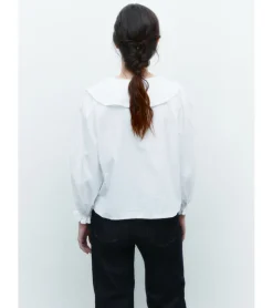 BLUSA VOLANTES CON BOTONES