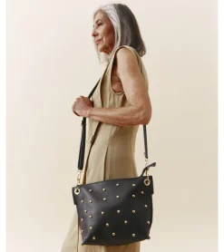 BOLSO TACHUELAS DORADAS