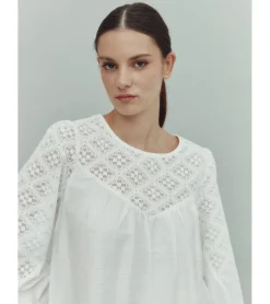 CAMISA DETALLE CROCHÉ