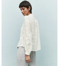 CAMISA ROMÁNTICA BORDADOS