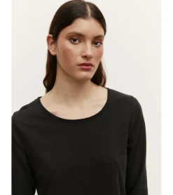 CAMISETA BASIC CUELLO REDONDO