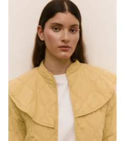 CHAQUETA ACOLCHADA VOLANTE