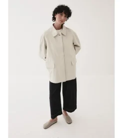 CHAQUETA CON CINTURÓN