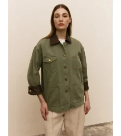 CHAQUETA CUELLO CONTRASTE