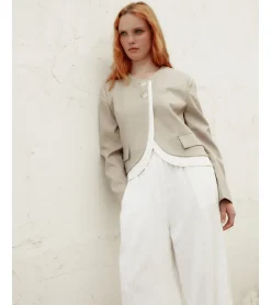 CHAQUETA DETALLE CONTORNO