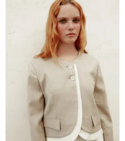 CHAQUETA DETALLE CONTORNO