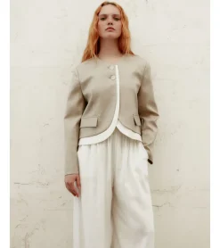 CHAQUETA DETALLE CONTORNO