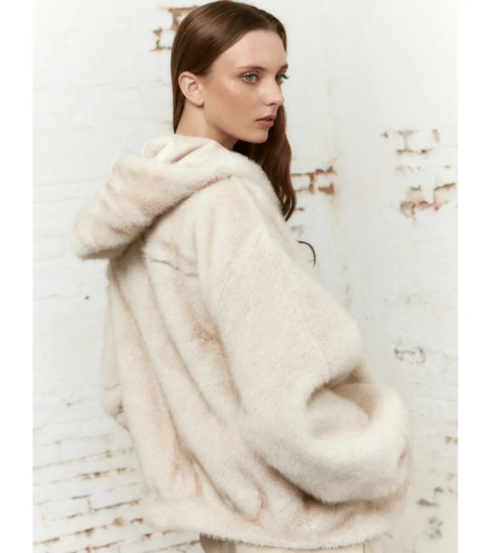CHAQUETA EFECTO PELO CAPUCHA