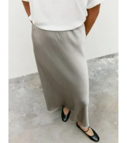 FALDA SATINADA MIDI