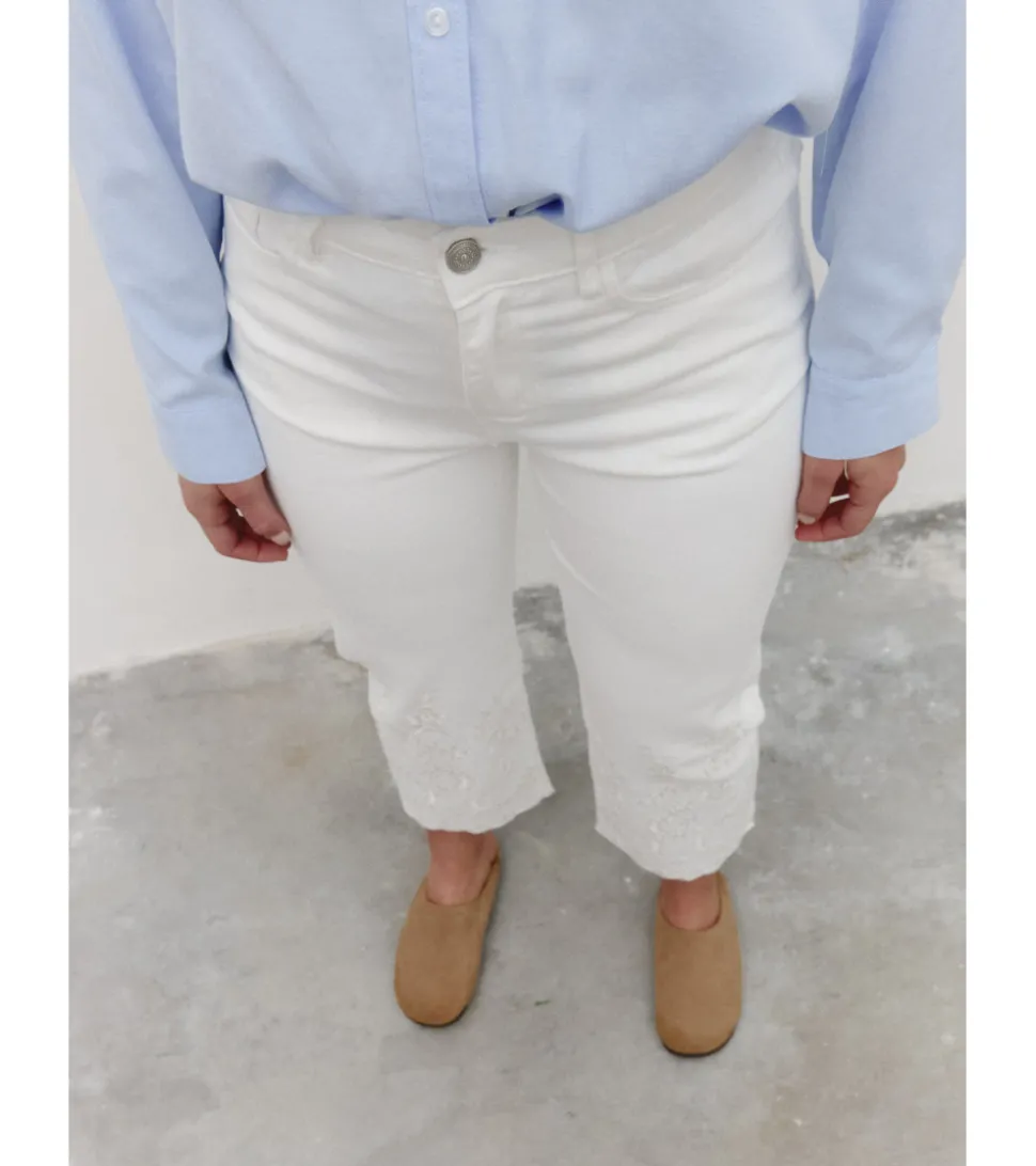 JEANS BAJO PERFORADO