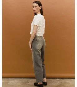 JEANS RECTOS DESGASTADOS