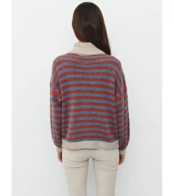 JERSEY RAYAS CUELLO VUELTO
