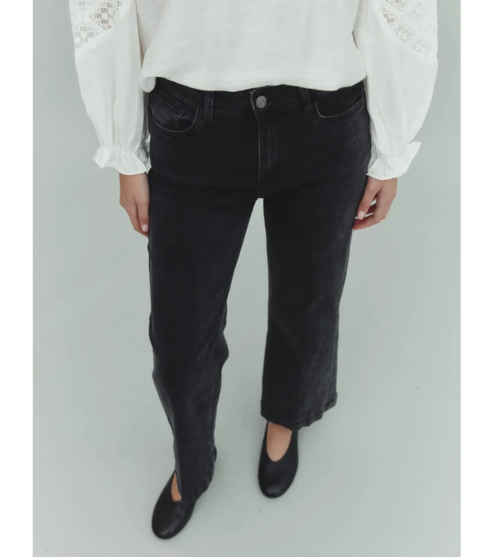PANTALÓN DENIM BOLSILLOS
