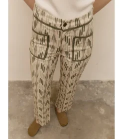 PANTALÓN ESTAMPADO BOLSILLOS